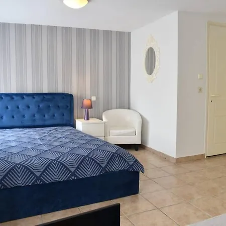 Apartment A Modern Bright In The Center Of Kastoria