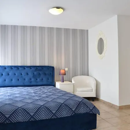Apartmán A Modern Bright In The Center Of