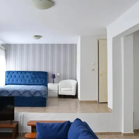 Διαμέρισμα A Modern Bright In The Center Of