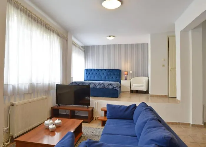 A Modern Bright In The Center Of Apartmán