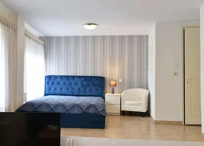 A Modern Bright In The Center Of *